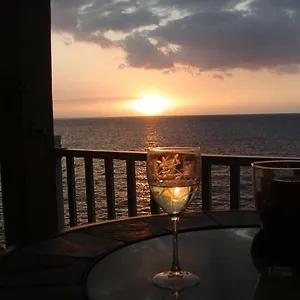  Holiday home Oceanfront Paradise With Private Lanai Overlooking Bay